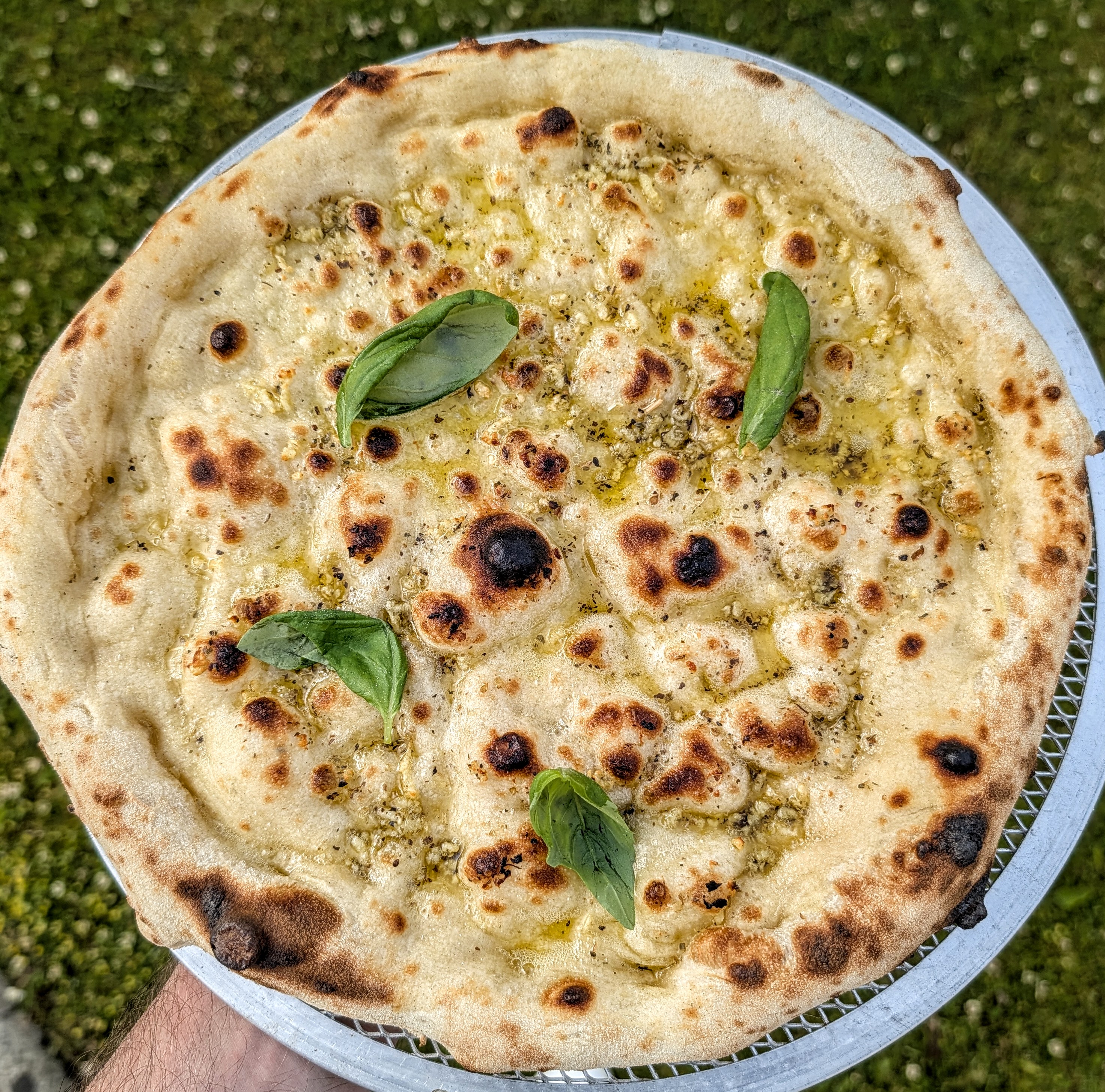 Pizza Bianca white pizza with garlic and mozzarella